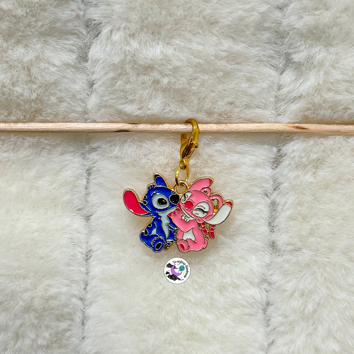 Alien Couple Stitch Markers